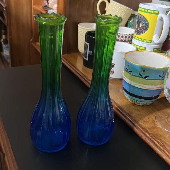 MCM Jeanette Glass Set Of 2 Green And Blue Ombre Bud Flower Vases - Picture 2 of 5